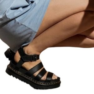 NWT Sincerely Jules Gladiator Platform Black Daring Strappy Chunky Sandal Size 8